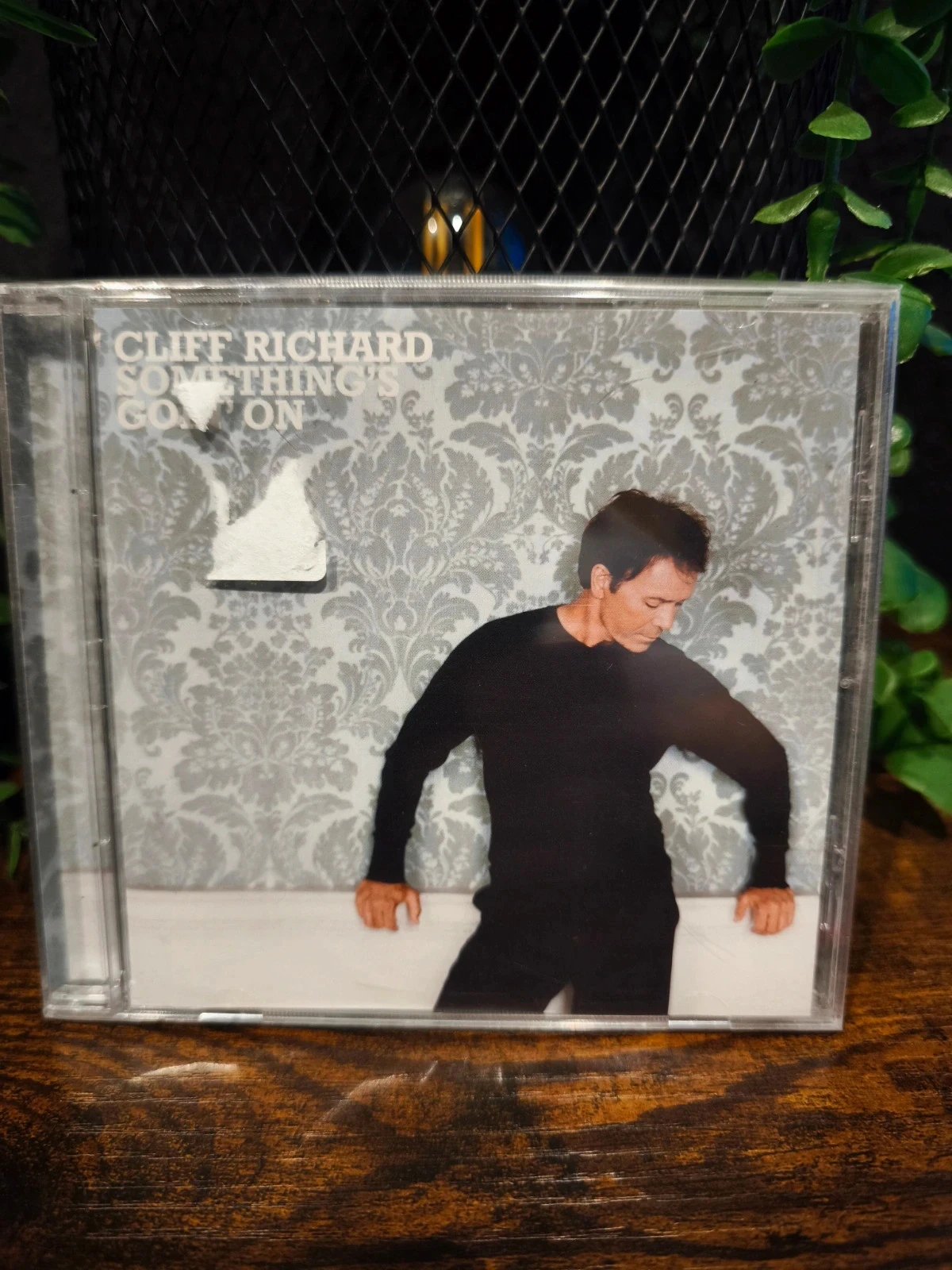 Cliff Richard - Something's goin' on